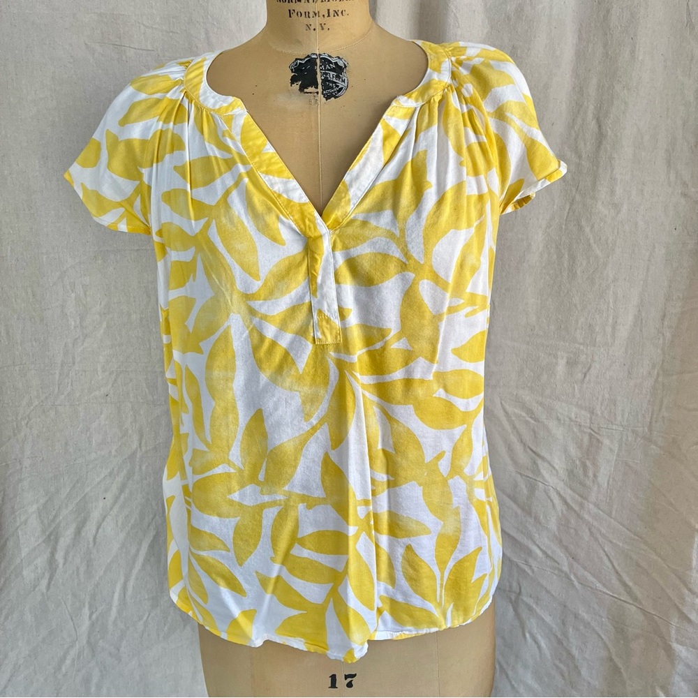 2/$20 Sonoma Women’s Patterned V-Neck Flutter Cap Sleeve Top